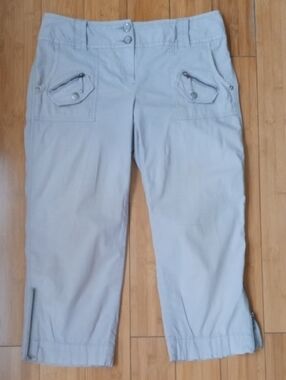 INC International Concepts Light Gray Capris with Zip Pockets. Size 4